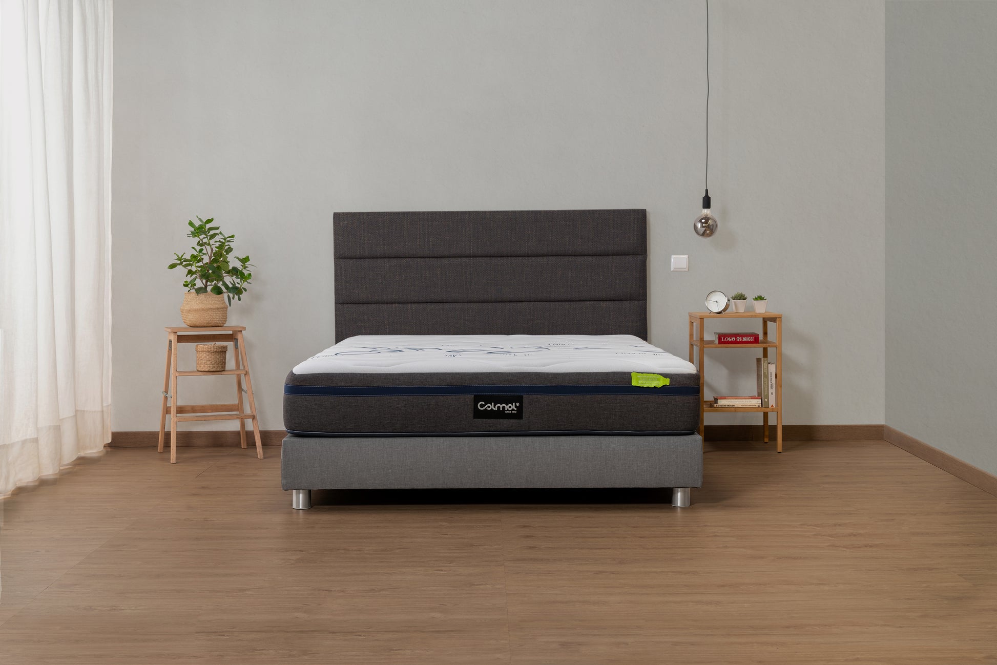 cabeceira riscas cinzento escuro cama